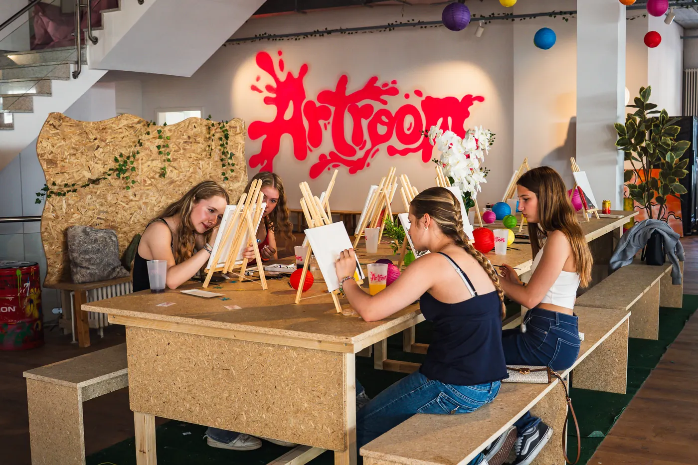 Malrunde unterm Artroom-Logo